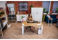 designový pracovní stůl z dubového dřeva a bílého kovu DEERHORN® v moderní kanceláři