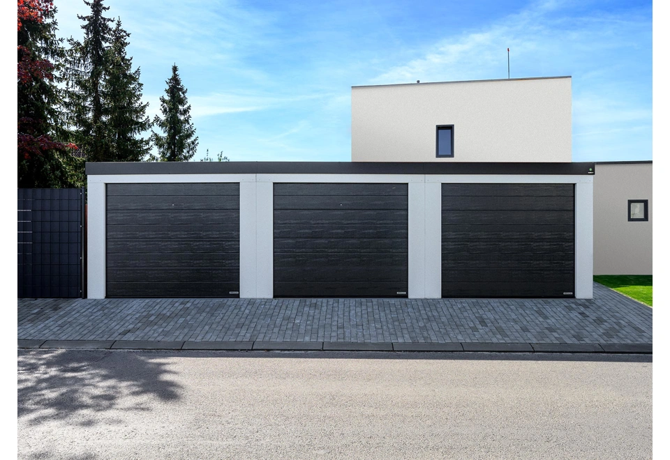 GARDEON® Garáž s třemi vraty a dveřmi Hörmann