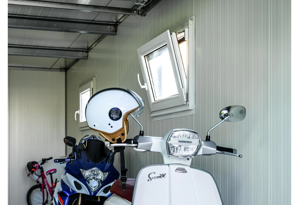 GARDEON® Garáž s vraty Hörmann a dvěma okny