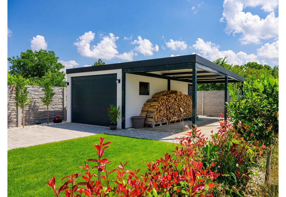 GARDEON® Garáž s vraty Hörmann, oknem a pravým přístřeškem