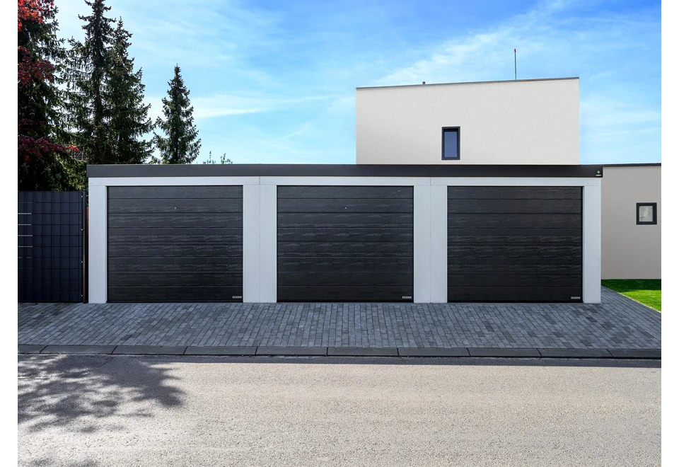 GARDEON® Garáž se třemi sekčními garážovými vraty Hörmann