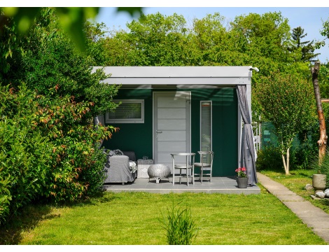 GARDEON® Zahradní domek s dveřmi, oknem, světlíkem a přístřeškem GARDEON® Zahradní domek s dveřmi, oknem, světlíkem a přístřeškem