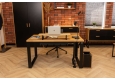 kancelářský stůl s pracovní deskou z masivu v industriálním stylu