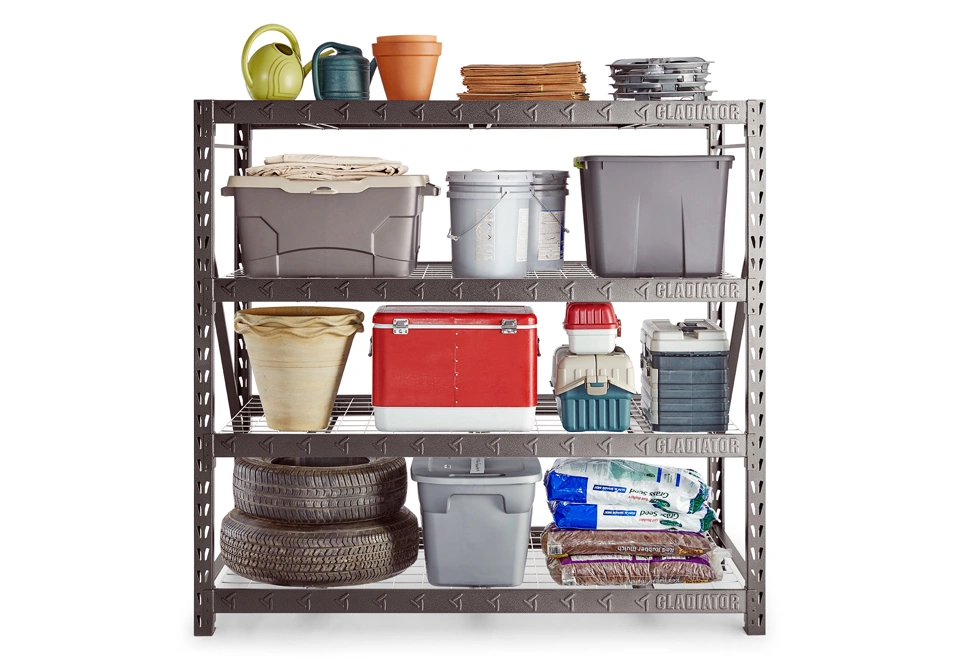 Kovový regál se čtyřmi policemi na těžké zahradní věci.