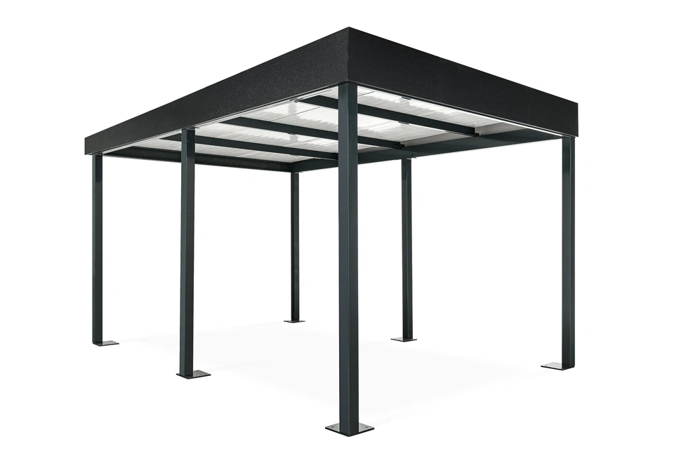 Vyvýšený přístřešek se zateplenou střechou v antracitu.